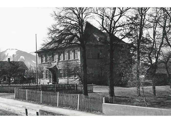 Schulhaus Redenfelden 1958